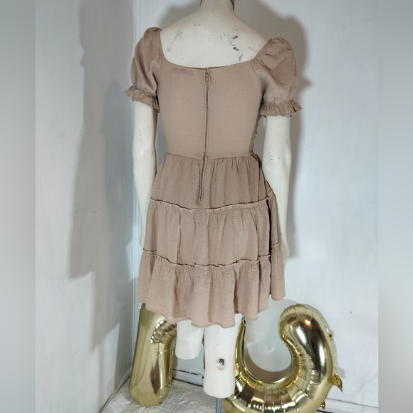 Trixxi Dresses & Skirts - Trixxi Tan Midi Dress